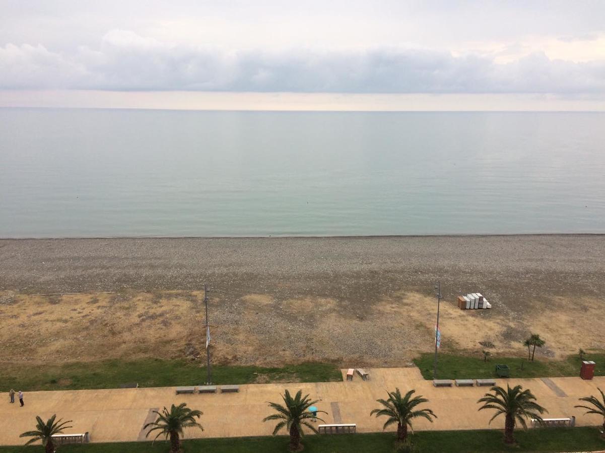 Beautiful House By The Sea Apartment บาทูมิ ภายนอก รูปภาพ