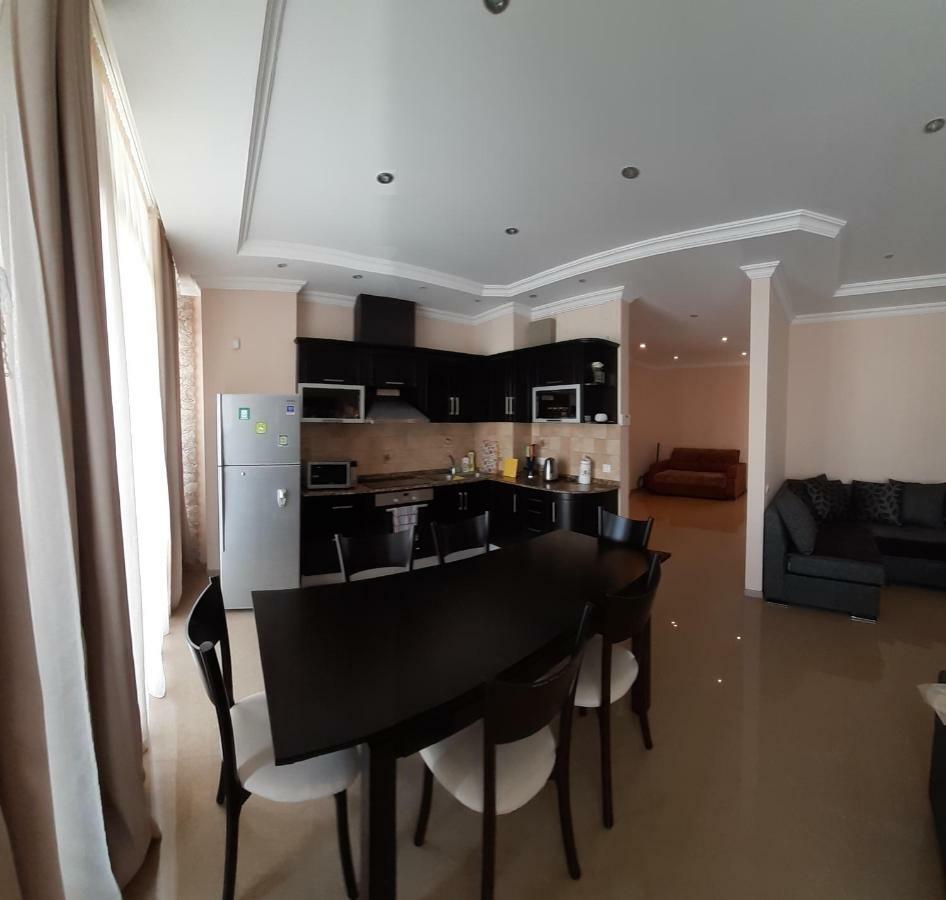 Beautiful House By The Sea Apartment บาทูมิ ภายนอก รูปภาพ