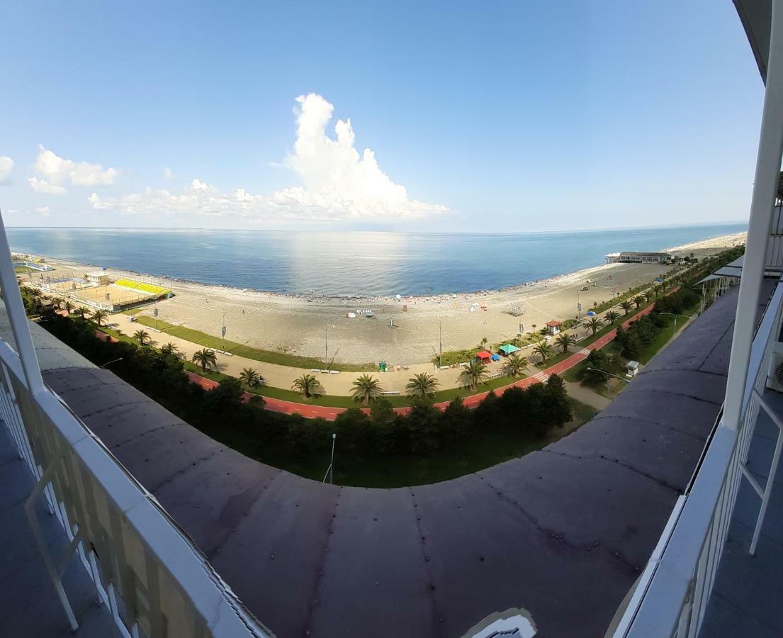 Beautiful House By The Sea Apartment บาทูมิ ภายนอก รูปภาพ